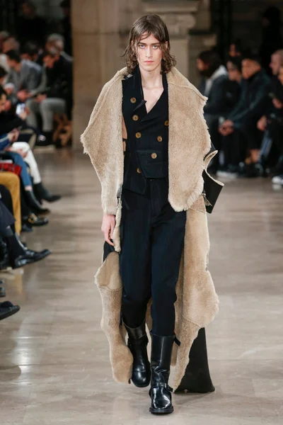 Look 13